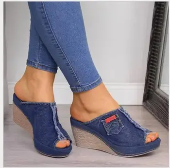 Nove ženske crne plave traper sandale na танкетке, klasične ljetne papuče na visoku petu, seksi japanke na platformi, trendy ženske cipele